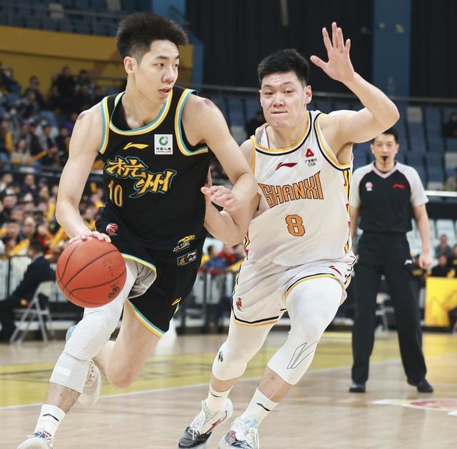 广州龙狮胜浙江广厦,取得新赛季首胜 广州龙狮胜浙江广厦,取得新赛季首胜