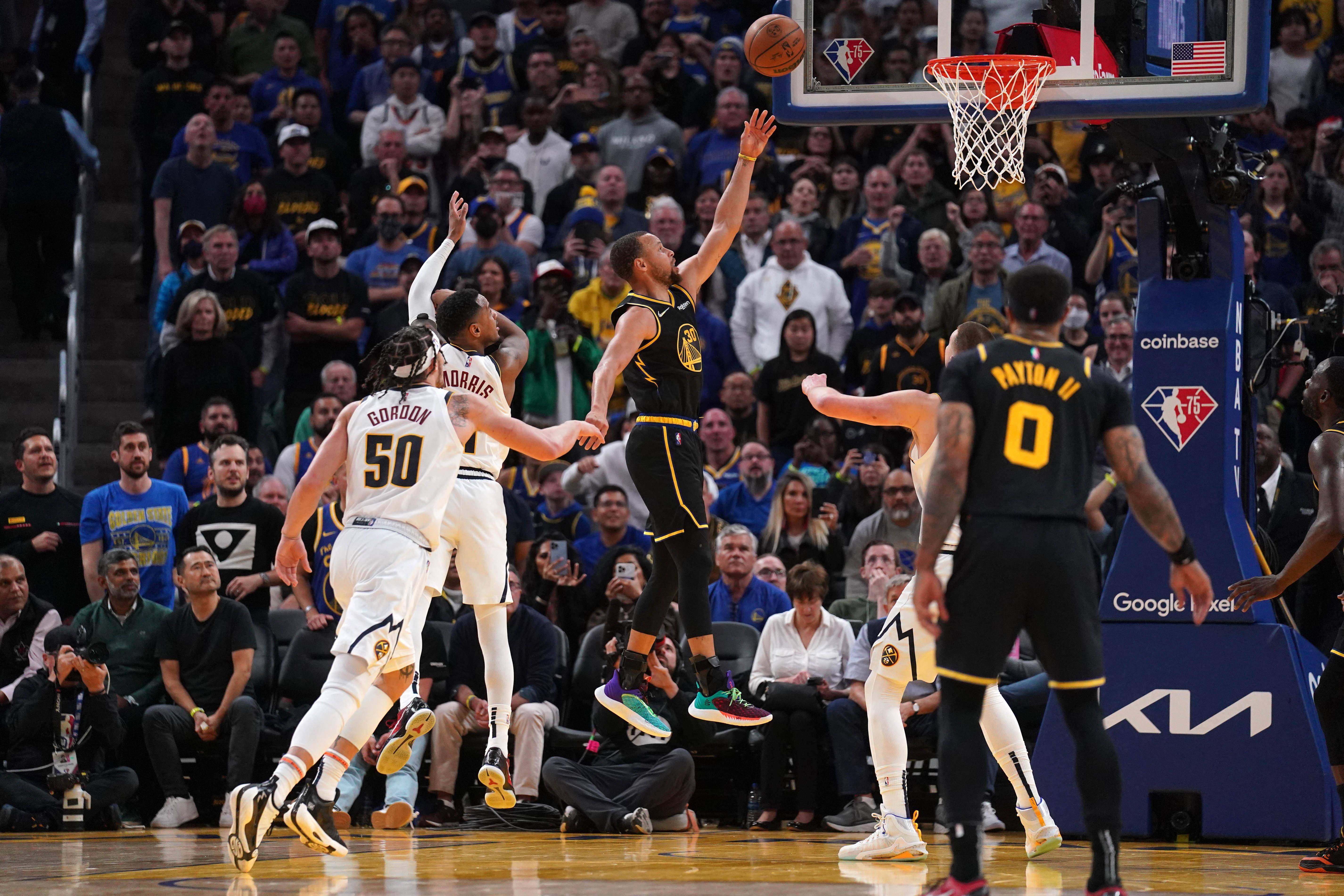 NBA季后赛精彩纷呈,比赛竞争激烈 NBA季后赛精彩纷呈,比赛竞争激烈