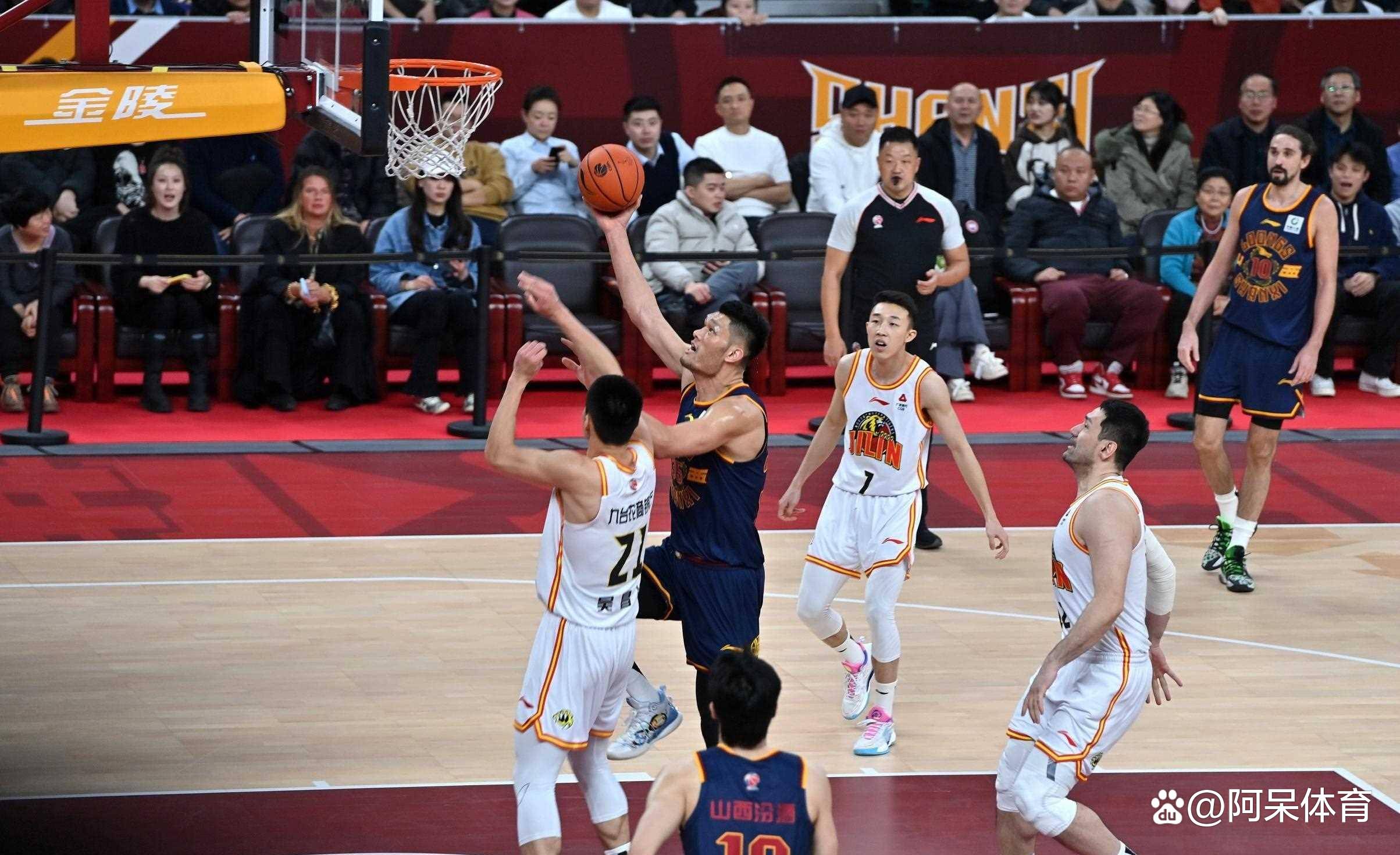 CBA新赛季开幕倒计时，球员合练备战气势如虹