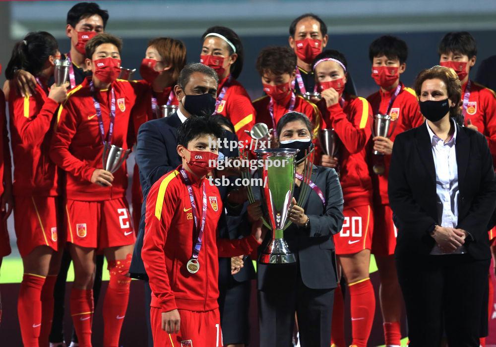 英雄运动员!中国女足夺得亚洲杯冠军 英雄运动员!中国女足夺得亚洲杯冠军