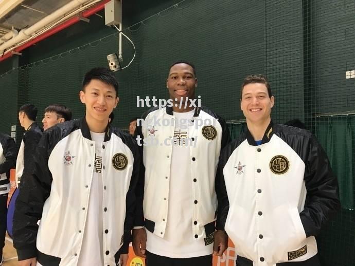 上海男篮大胜山东,积分榜上排名飙升 上海男篮大胜山东,积分榜上排名飙升