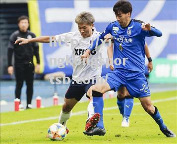 田径赛场激战谁将脱颖而出? 田径赛场激战谁将脱颖而出?
