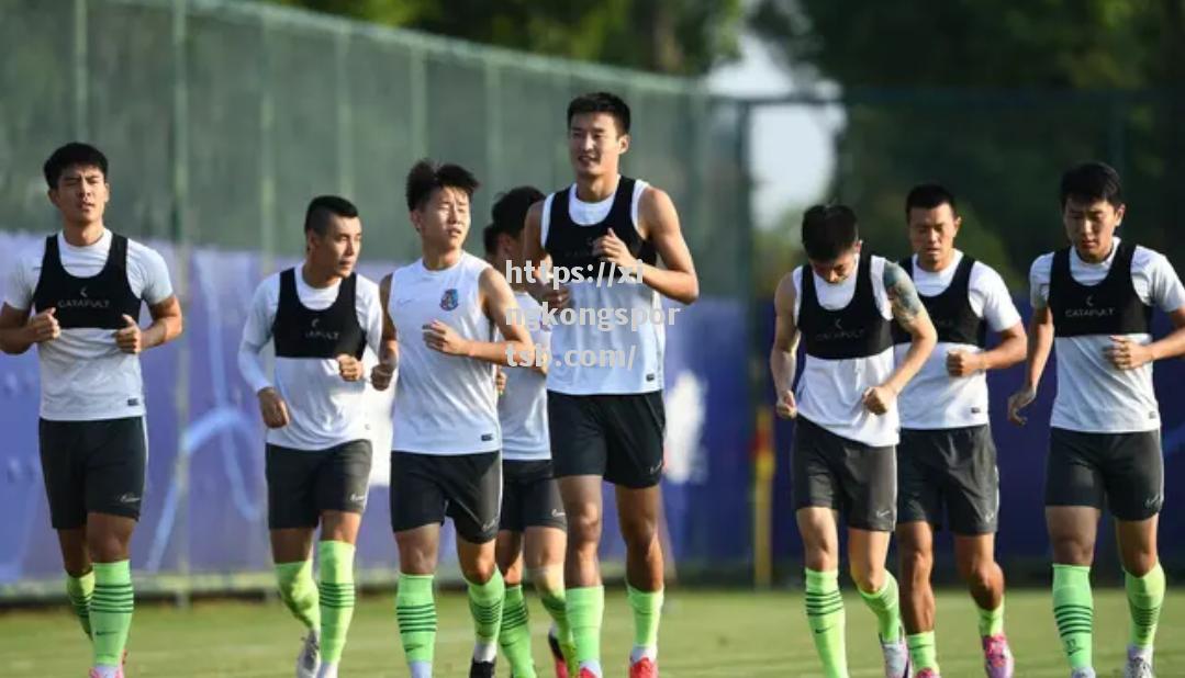 青岛黄海主教练全心备战,训练苦练 青岛黄海主教练全心备战,训练苦练