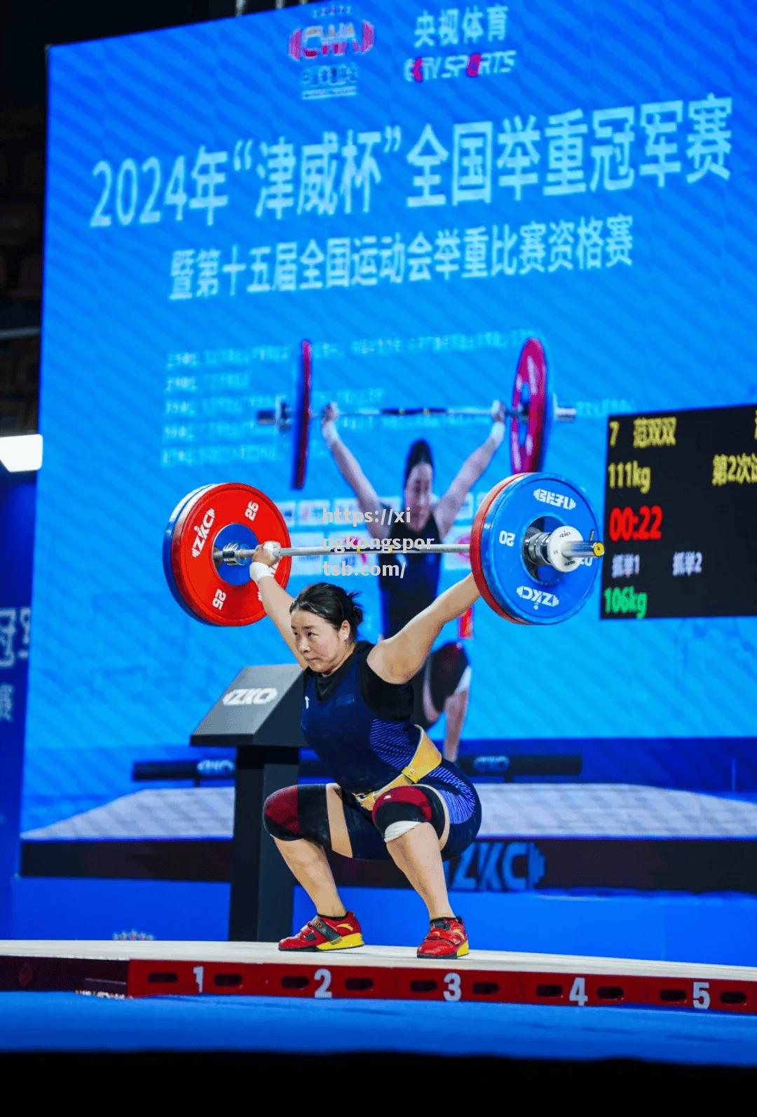 泰国举重运动员夺得女子组冠军,创造历史记录 泰国举重运动员夺得女子组冠军,创造历史记录